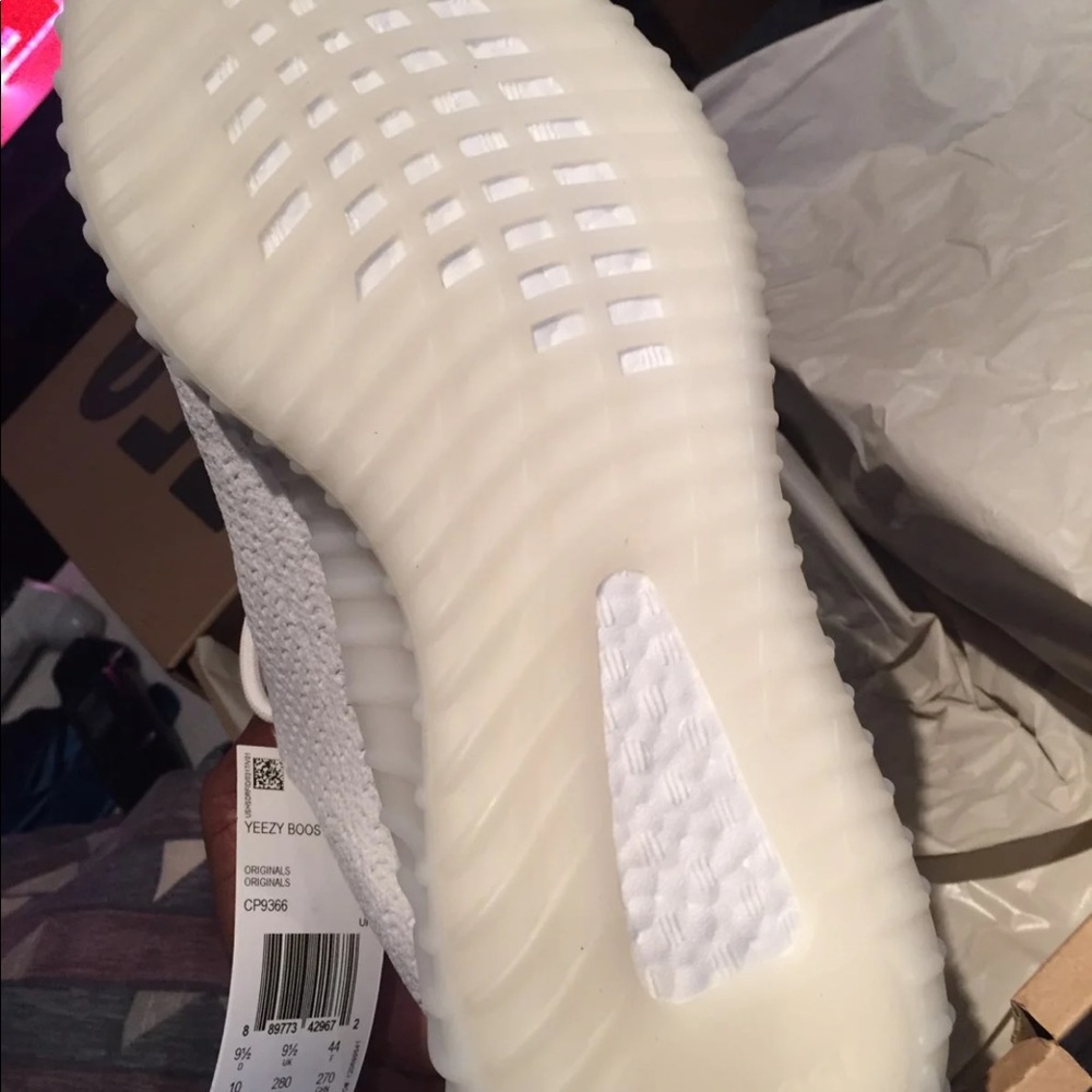 Yeezy - Picture 2 of 5